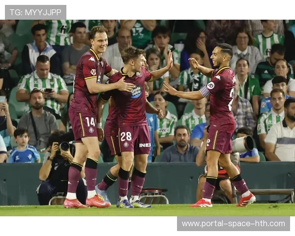 西甲焦点战：皇家贝蒂斯对阵比利亚雷亚尔，攻防对决引关注